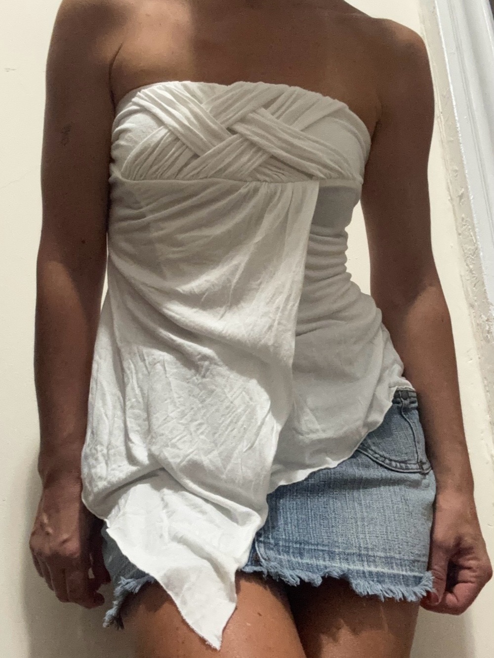 BEBE White Strapless Twist-Front draped tube top